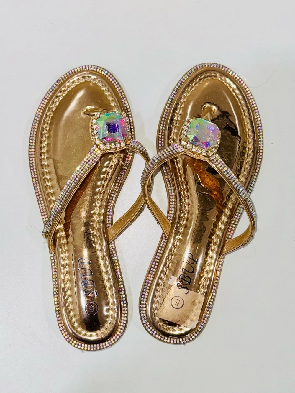 Women’s Gold Jeweled Rhinestone Thong Sandals Size 5 New Bling Flip Flops